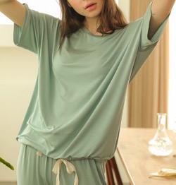 【わかっていても 第3話】 ハン・ソヒ(ユ・ナビ)さん衣装(ジャケット)グリーンのセットアップ・Tシャツ